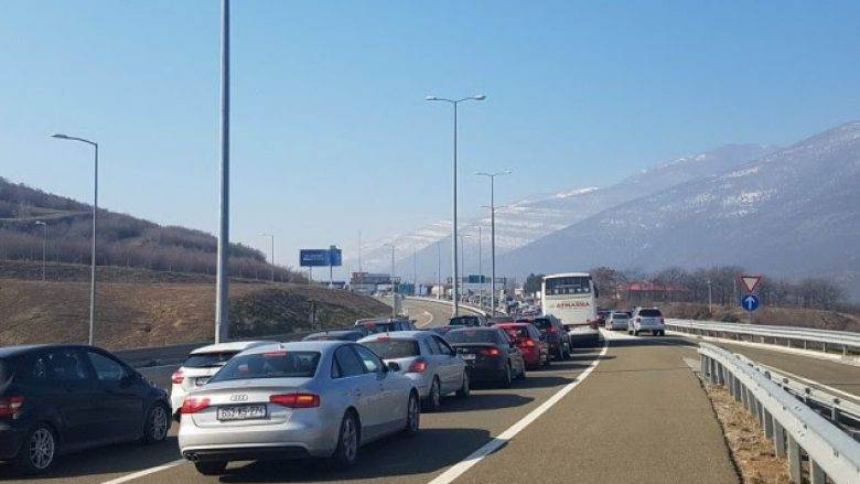 Arnavutluk’a Giden Yol Morina Sınırından Ulaşıma Kapalı