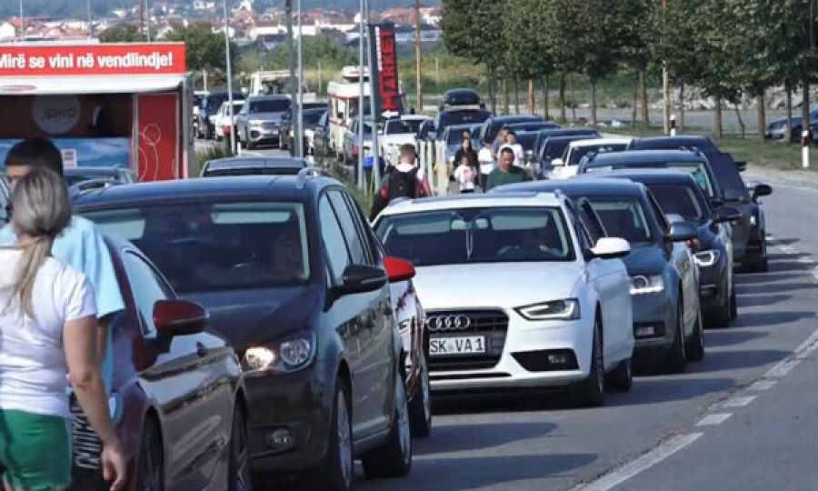 Kosova'ya Girerken Bekleme Süresi En Fazla Yarım Saat