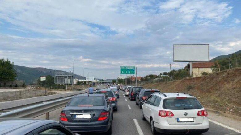 Yeni Tedbirlerin Yürürlüğe Girmesi ile Birlikte Sınır Noktalarında Tekrardan Yoğunluk Başladı
