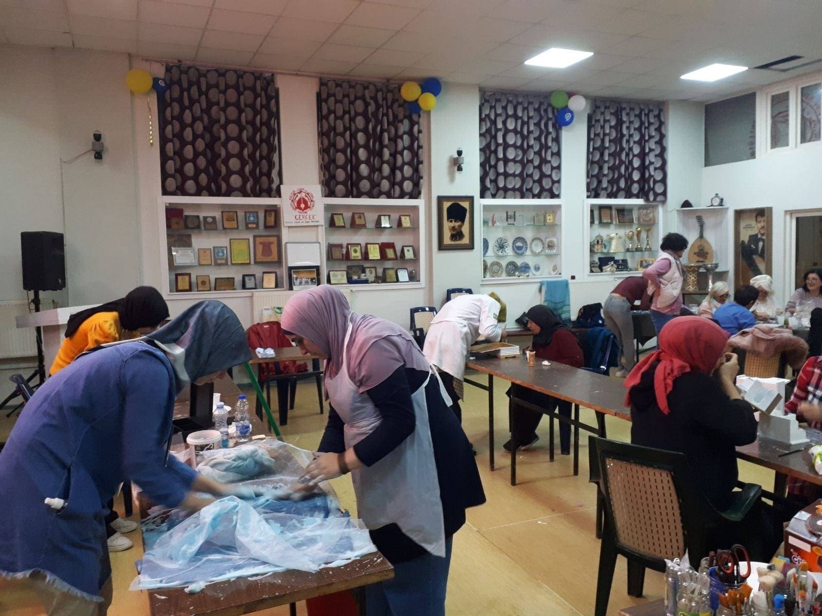 “Gerçek” Derneğinde KOMEK Kursları Devam Ediyor