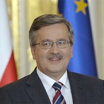 Komorowski Kosova'da Polonya Güçlerini Ziyaret Ediyor