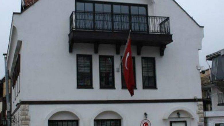 Savcılık, Prizren'de Türkiye Başkonsolosluğuna Yapılan Saldırı Soruşturmasını Genişletiyor