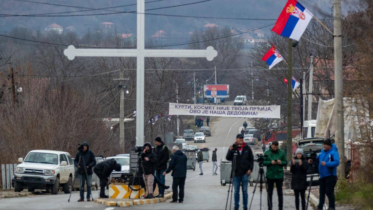 Kosova’da Barikatların Kaldırılmasıyla Hayat Normale Dönüyor