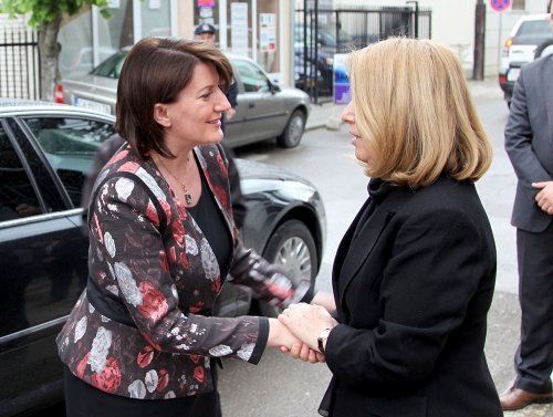 Jahjaga,  Güle Taziyelerini İletti