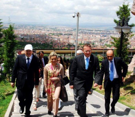 Kosova Cumhurbaşkanı Atifete Jahjaga'nın Eşinden Vali Koçdemir'e Ziyaret