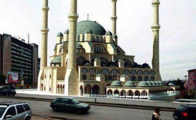 Priştine’de ki Büyük Camii’ye Kim, Neden Karşı?-Bayram Pomak