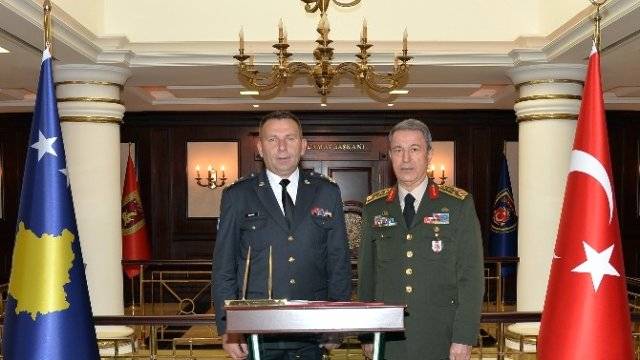 Kosovalı Komutandan Orgeneral Akar'a Ziyaret