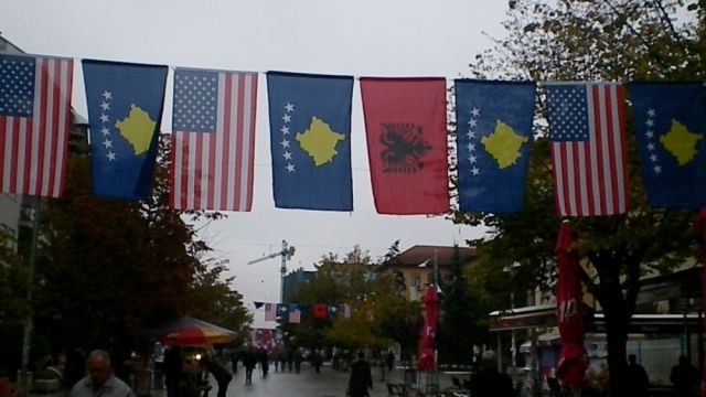 Kosovalılar,  Amerikalılardan Daha Amerikan Yanlısı