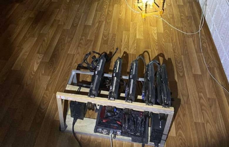 Kosova Polisi, Poduyeva’da kripto para üretiminde kullanılan 3 cihaza el koydu