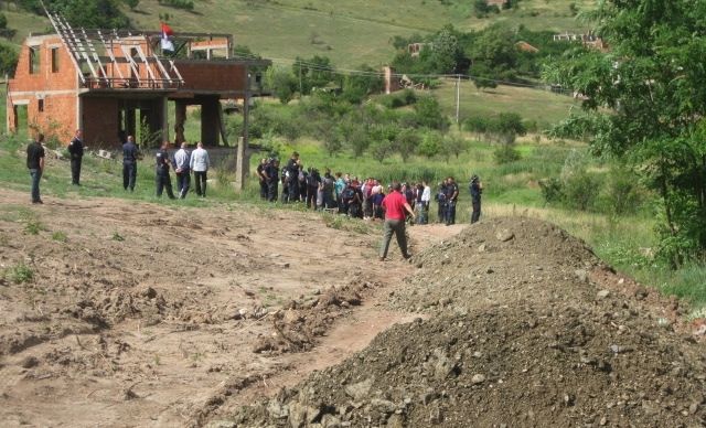 Sırplar Yine "Kroi Vitakut" Semtinde İnşaatı Engelliyor