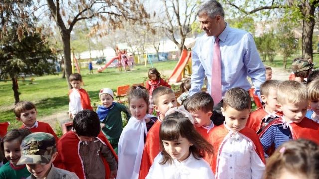 Thaçi'den "Buzeqeshja" Çocuk Yuvasına Ziyaret