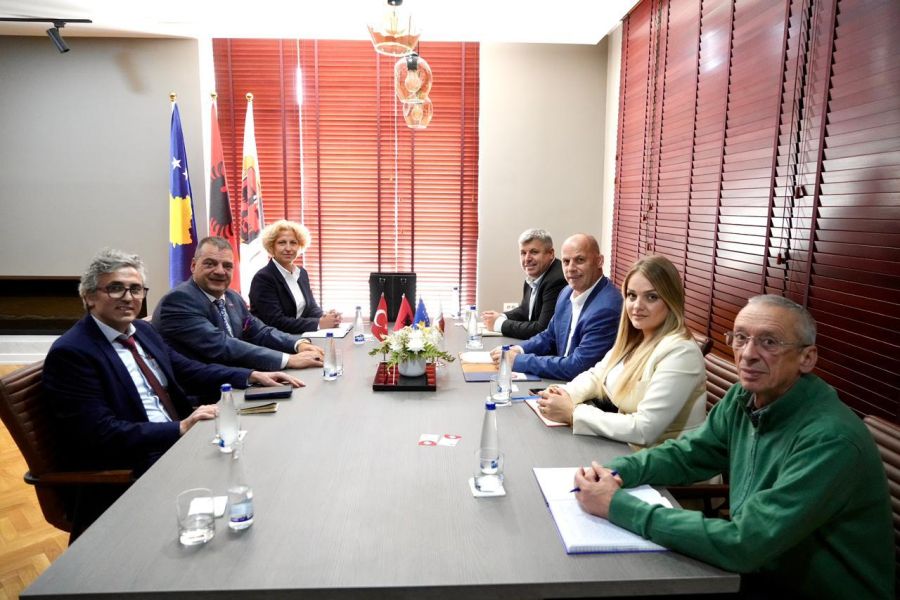 Drenas Belediye Başkanı Ramiz Lladrovci ile Yatırım Fırsatları Ele Alındı