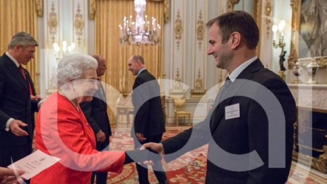 Kuçi, Kraliçe Elizabeth ll Kabulüne Katıldı