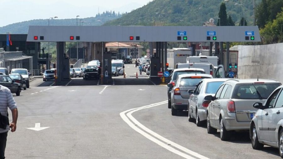 Bazı Sınır Kapılarında Yoğunluk – Çıkışta Bekleme Süresi 50 Dakikaya Kadar 