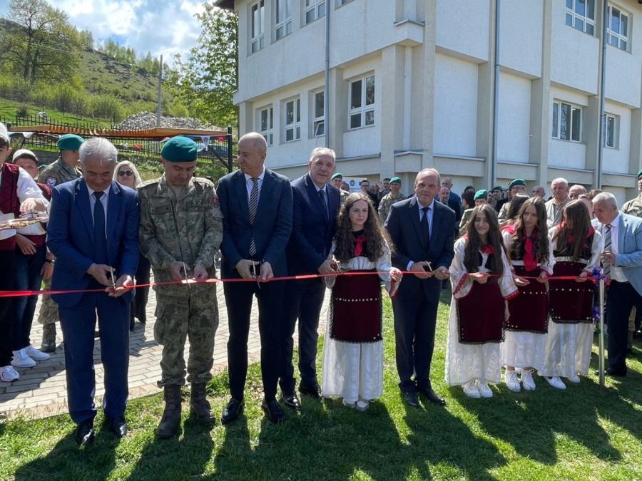 Türk Askerinden Kuk Köyüne Çocuk Parkı