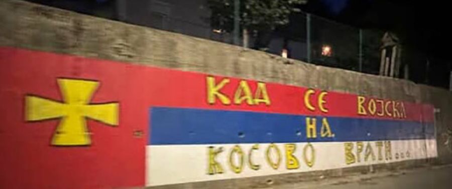 Karadağ'ın Kolaşin Kentinde Kışkırtıcı Sırp Grafiti "Ordu Kosova'ya Döndüğünde"
