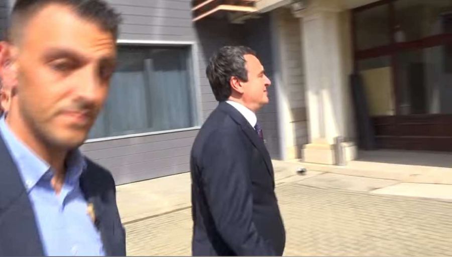 Kurti, Gazetecilerin Sorularını Bu Kez de Yanıtsız Bıraktı
