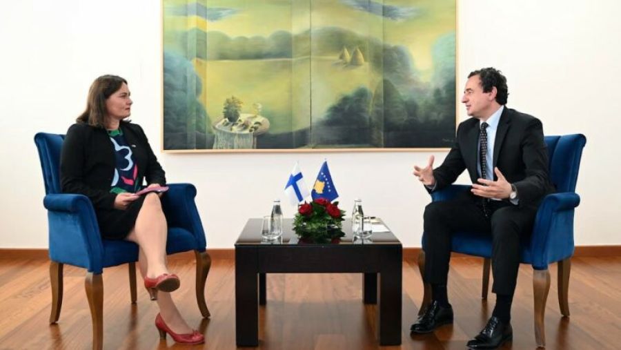 Kurti, Finlandiya’nın Yeni Büyükelçisini Kabul Etti