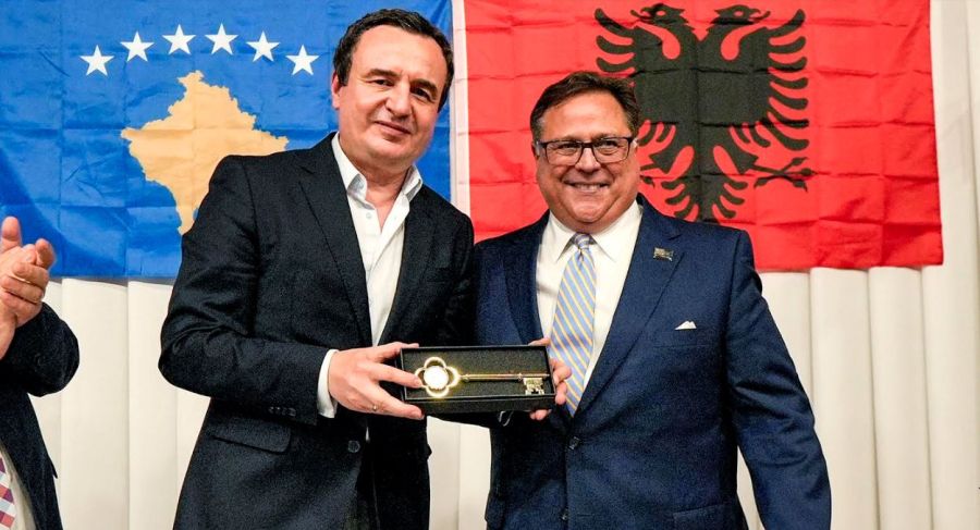 Kurti, Connecticut'taki Waterbury Şehrinin Anahtarı ile Onurlandırıldı