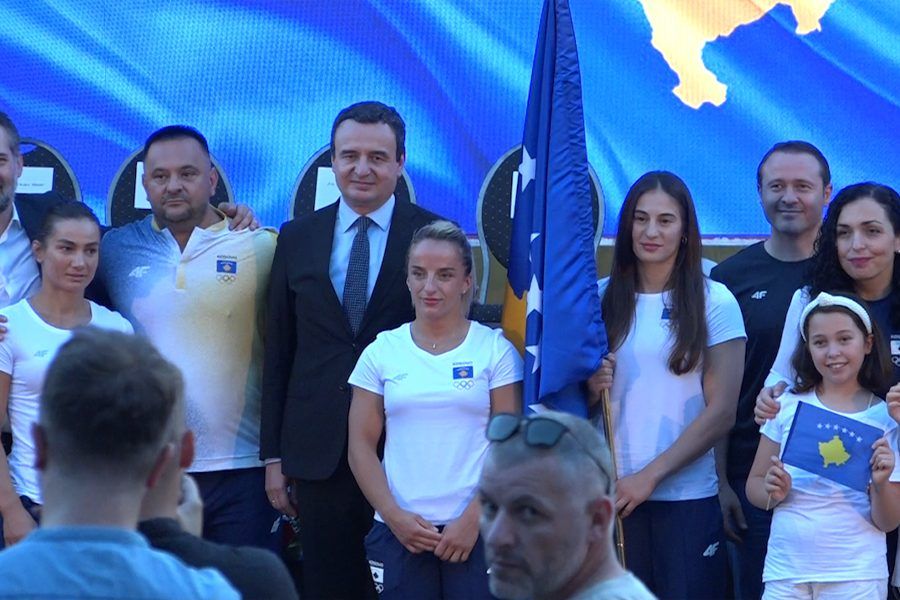 Tüm Kosova Yanınızda