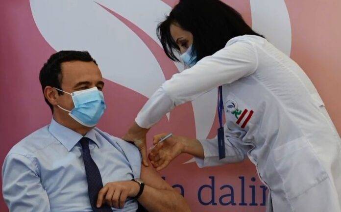 Aşı Olan Kurti,  Vatandaşları da Aşı Yaptırmaya Teşvik Etti