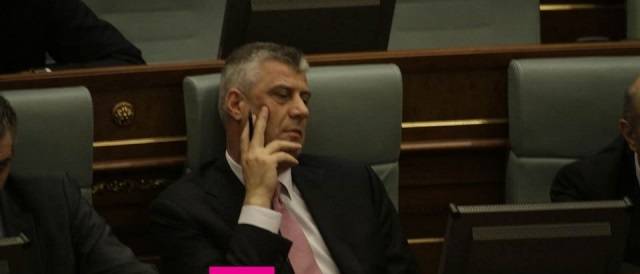 Analistler, Thaçi'nin Siyasi Krizi Çözeceğinden Kuşkulu