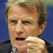 Kouchner: AB'de Yeni Kıbrıs İstemiyoruz