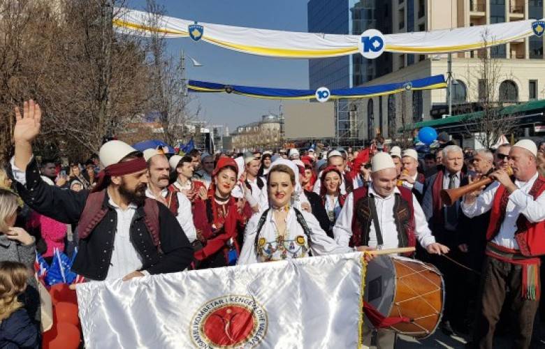 Bağımsızlığımızın 10. Yıldönümü Coşkuyla Kutlanıyor