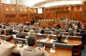 Muhalefet Başbakan Thaçi'yi Eleştirdi