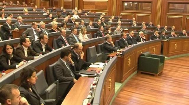 Meclis, Mahkemeler Yasasında Değişiklikleri Acilen Onayladı