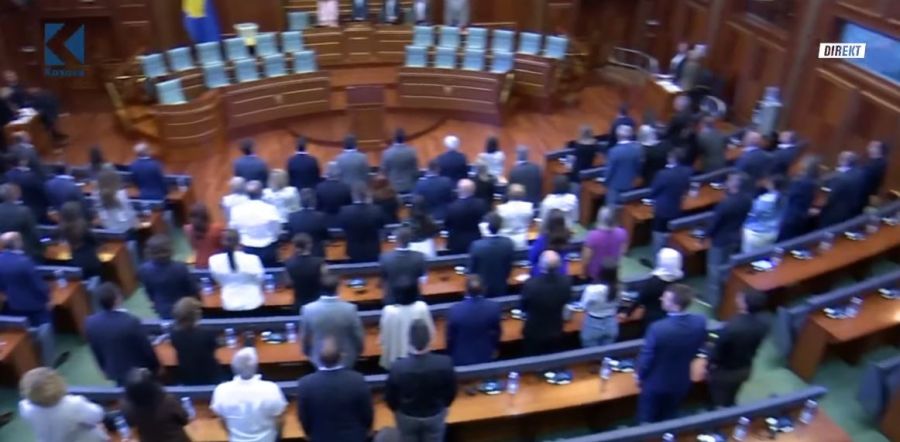 Meclis Oturumu Bir Dakikalık Saygı Duruşuyla Başladı