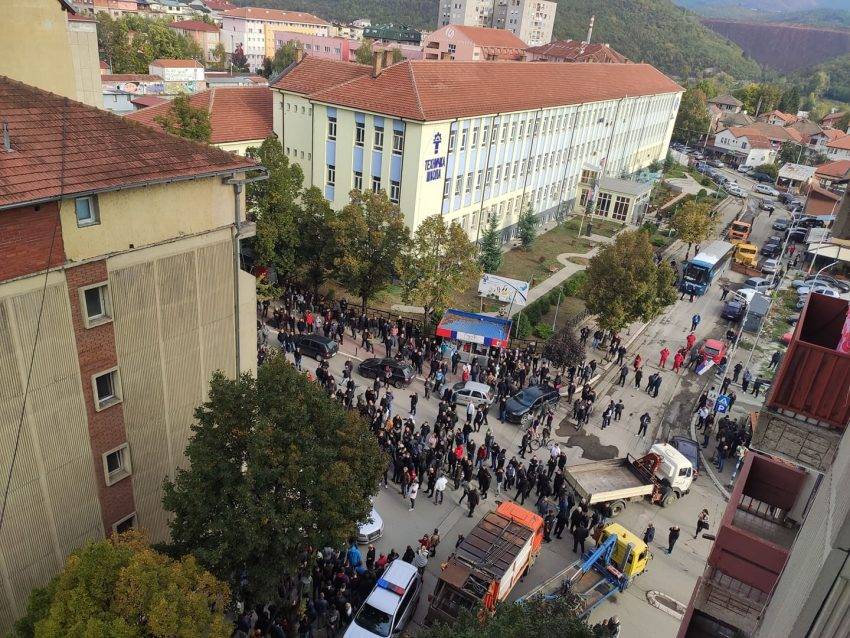 Büyük Britanya’nın Priştine Büyükelçiliği, Kuzey’deki Operasyonları Destekliyor