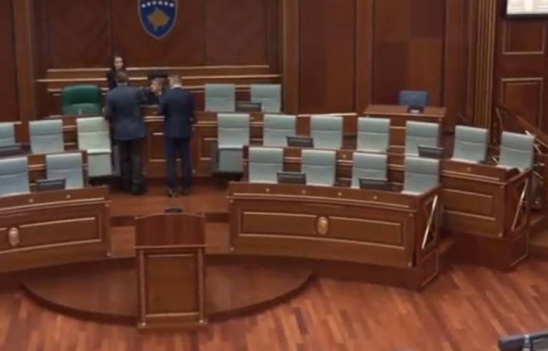 Kvorum Olmayışı Nedeniyle Toplantıya 15 Dakika Ara Verildi