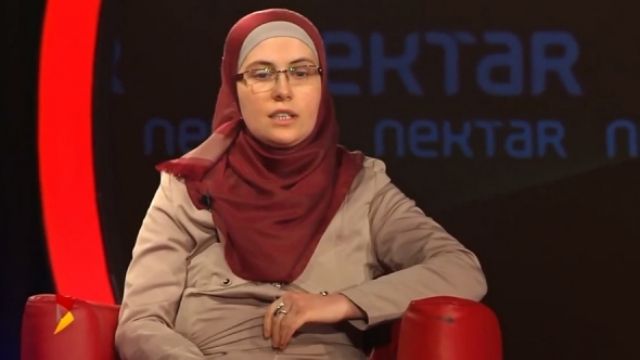 Demi: Başörtüsü Kültürümüzün Bir Parçası