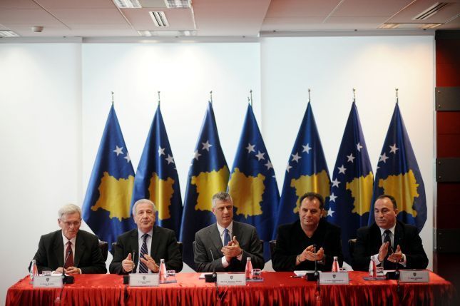 Thaçi, Toplu Sözleşmeyi İmzaladı