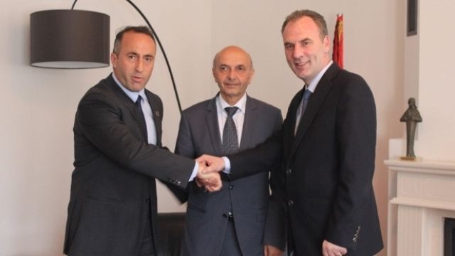 LDK-AAK-NISMA Koalisyonu da Anayasa Mahkemesi'nin Kararını Selamladı