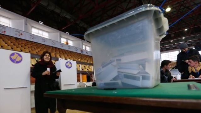 Priştine'de Shpend Ahmeti, Prizren'de Ramadan Muja Belediye Başkanı