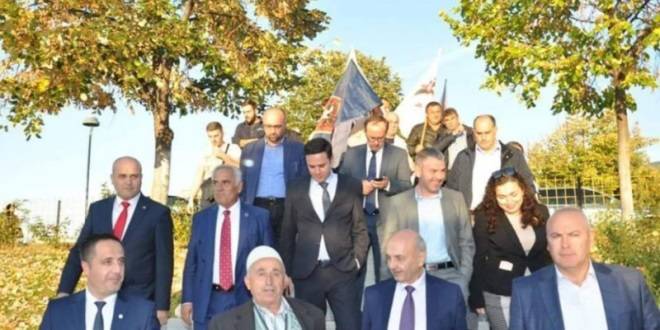 LDK’dan Kurti’ye Net Uyarı: Vergi Kaldırılsın ya da Hükümet Düşer