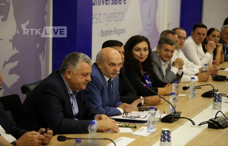 LDK: Vetëvendosje ile Müzakereler Resmi Sonuçlar Belli Olduktan Sonra