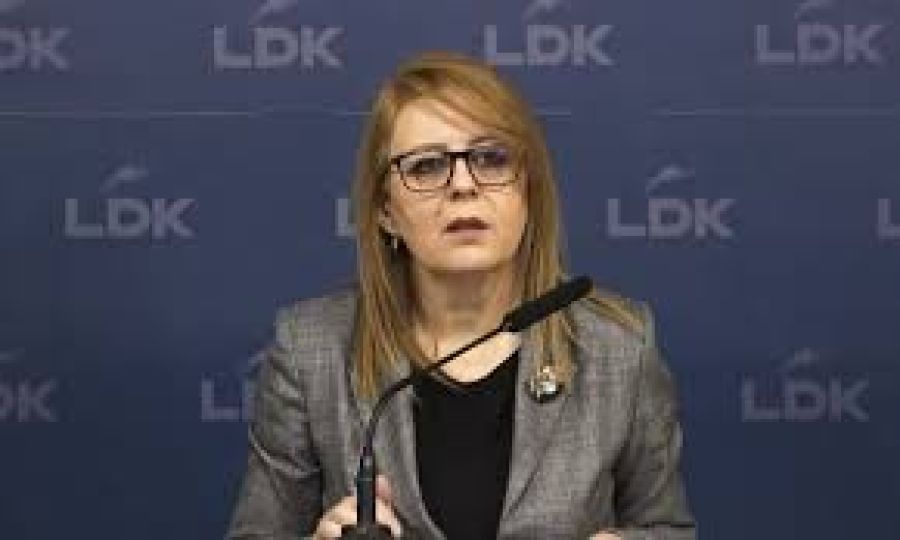 Halkın İradesiyle Oynuyor, Kurumları Bloke Ediyorlar