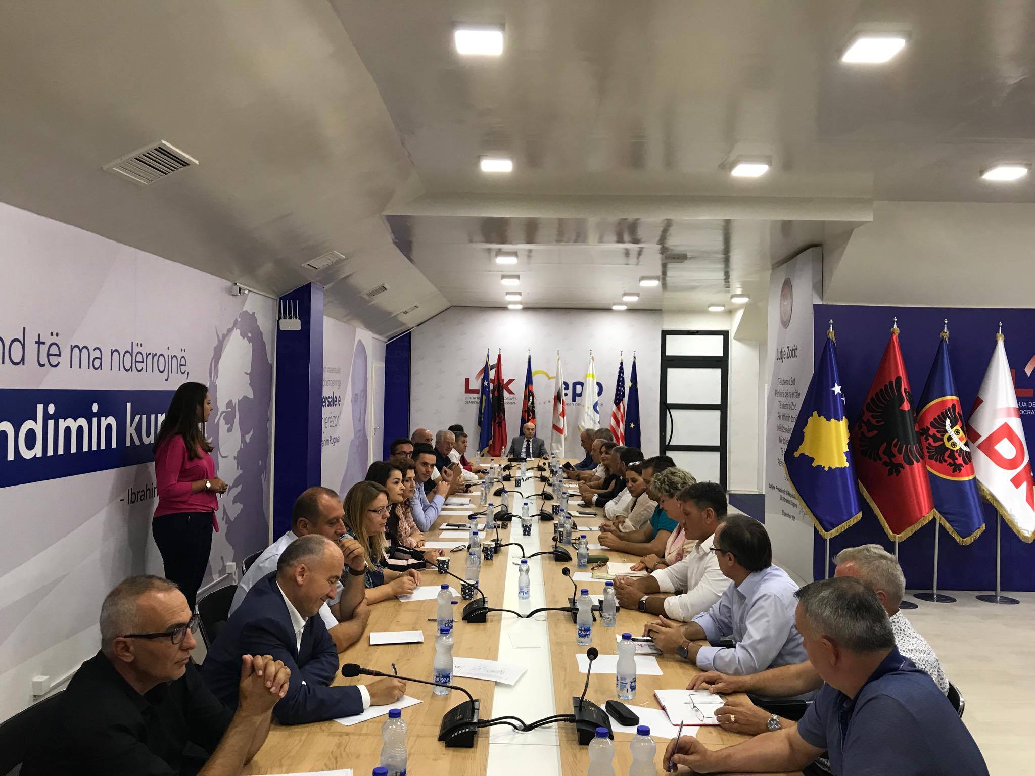 LDK Toplantısı Bitti, Başbakan Adayı Belirlenmedi