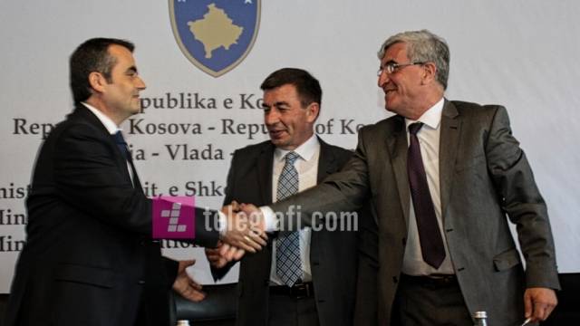 Priştine Üniversitesinden Üç Üniversite Ayrıldı