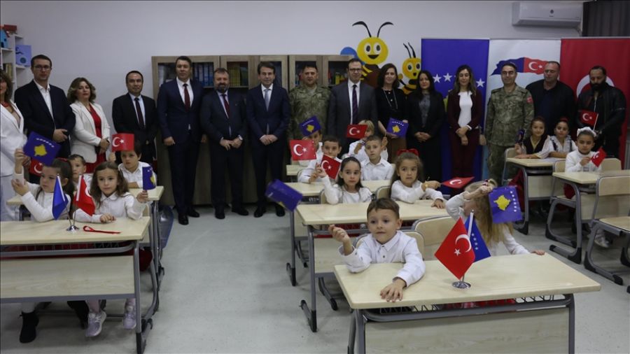 Türk Temsil Heyeti'nden Prizren’deki Okula Eğitim Desteği