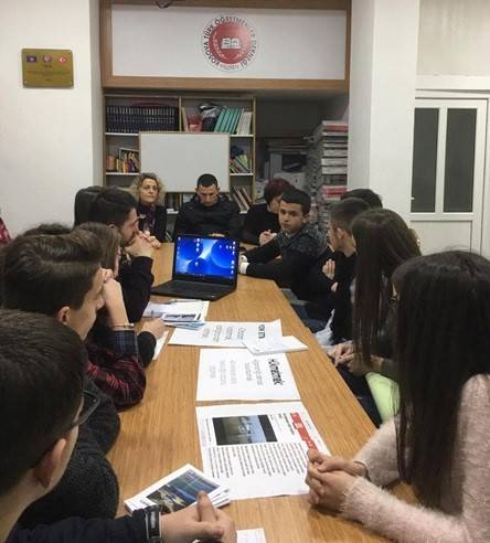 Gjon Buzuku Fen Lisesi Öğrencileriyle Münazara
