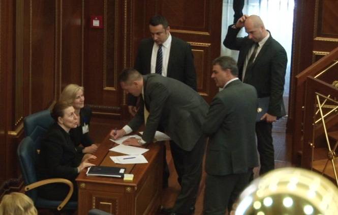 Sırp Listesi ve Belgrat Arasında Gerginlik Artıyor