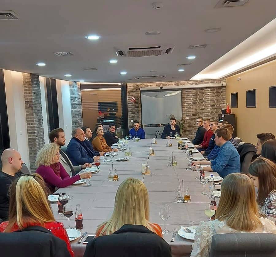 Gençler Beklentilerini,  Sıkıntılarını ve Görüşlerini İfade Etti