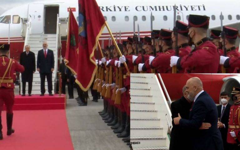 Erdoğan, Arnavutluk’ta Devlet Töreniyle Karşılandı