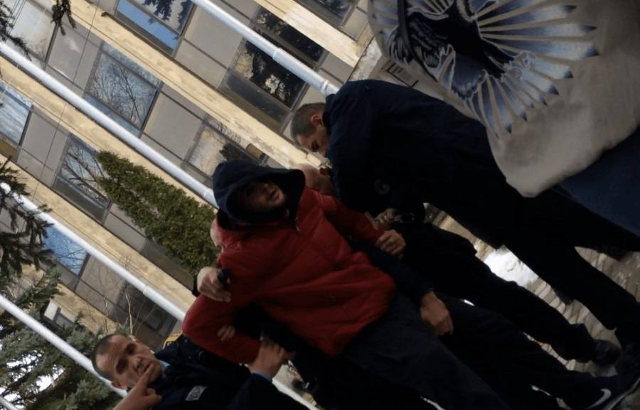 Lumnije Thaçi Protesto Edildi, 7 Gözaltı