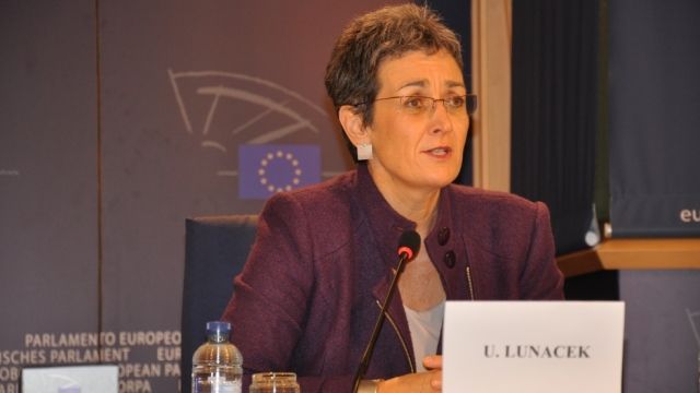 Lunaçek Bugün Priştine'de