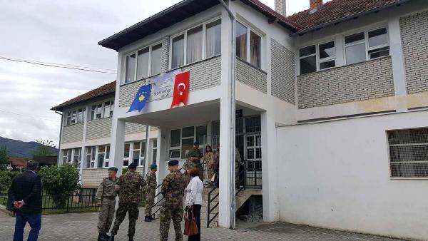 Türk Askeri Lutoglava Köy Okulunu Onardı